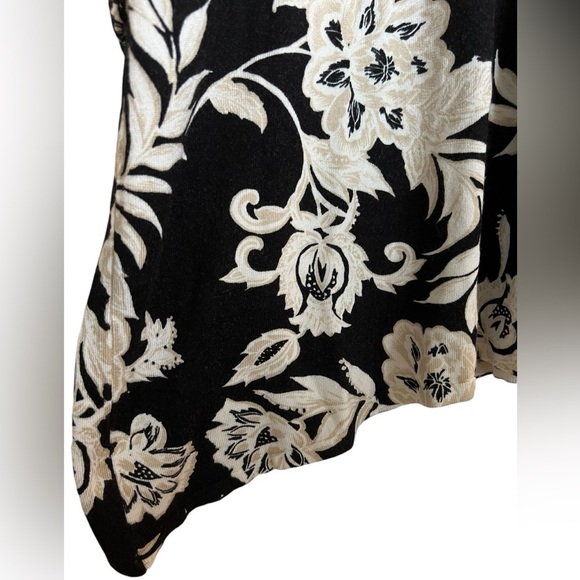 JM Collection Women's Size 3X Asymmetrical Hem Scoop Neck Long Sleeve Sweater - Picture 4 of 7